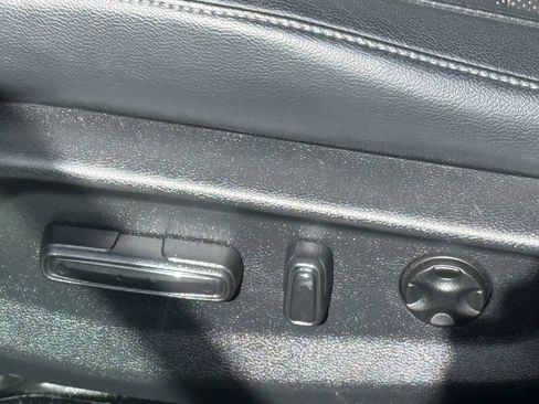 Used 2018 Honda Accord Touring image 10