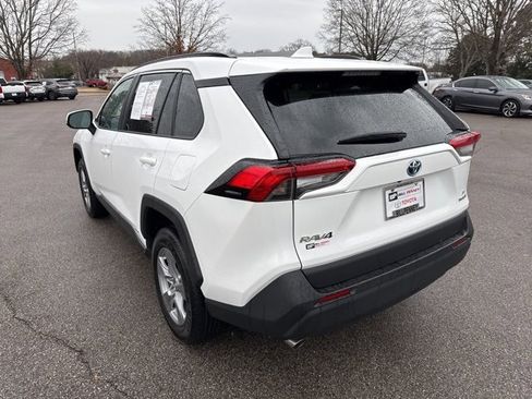 Used 2022 Toyota RAV4 LE image 3