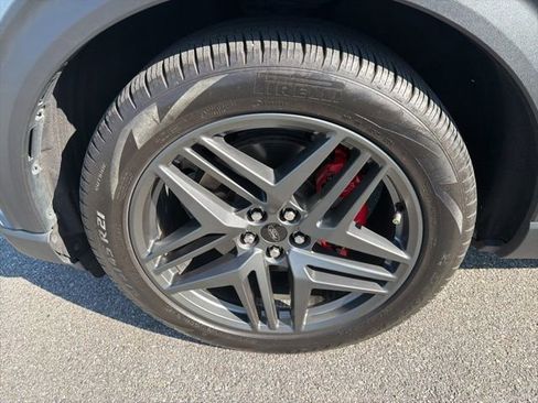 Used 2025 Ford Explorer ST image 9