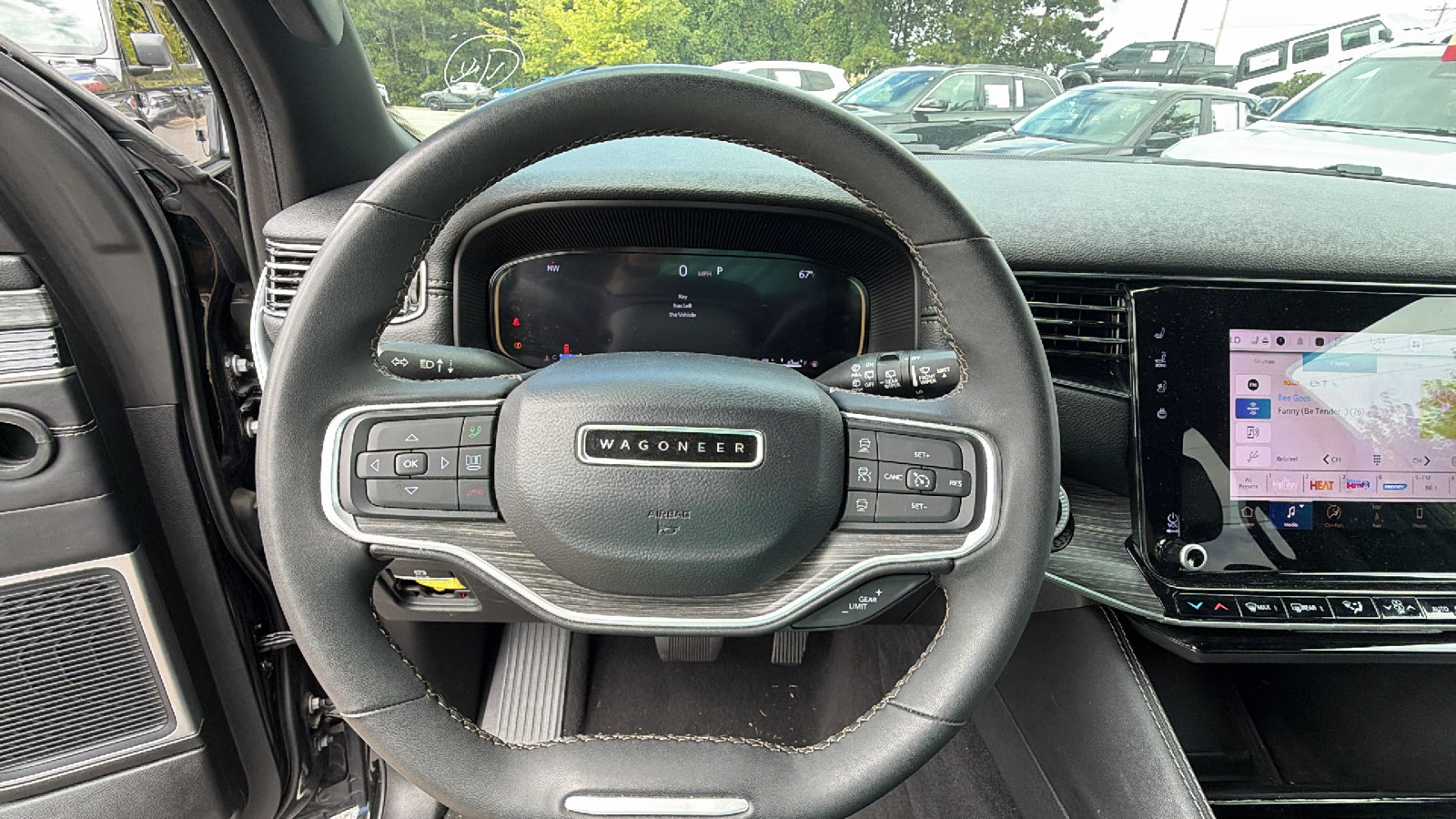 Used 2024 Jeep Wagoneer L Series II w/ Flexible Seating Group AWD/4WD image 29