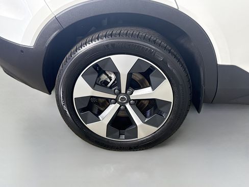Used 2026 Volvo XC40 B5 Plus AWD/4WD image 33