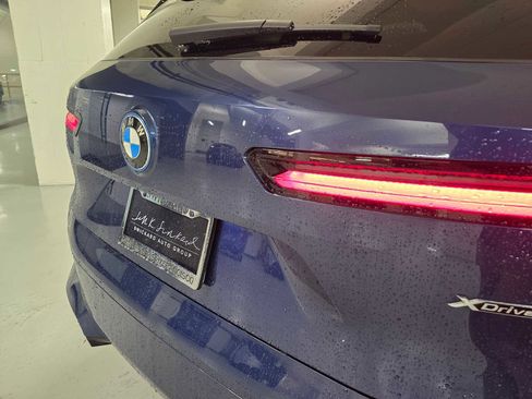 Used 2025 BMW iX xDrive50 w/ Premium Package image 17