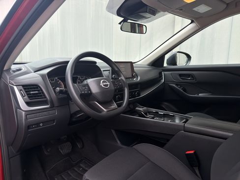 Certified 2025 Nissan Rogue S FWD image 10