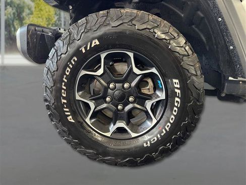 Used 2023 Jeep Wrangler Unlimited Rubicon 4xe w/ Cold Weather Group AWD/4WD image 19