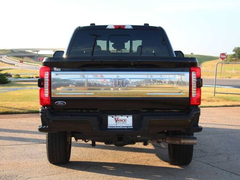 Used 2025 Ford F250 King Ranch w/ FX4 Off-Road Package AWD/4WD image 12