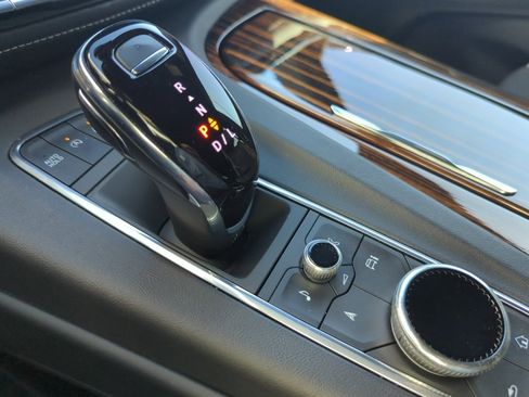 Used 2023 Cadillac Escalade ESV Premium Luxury image 27