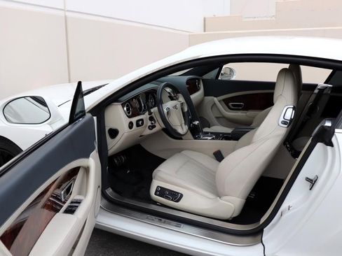 Used 2014 Bentley Continental GT image 2