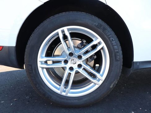 Used 2017 Porsche Macan image 11