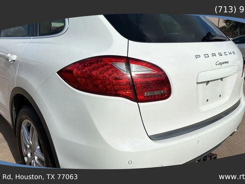 Used 2014 Porsche Cayenne AWD/4WD image 16