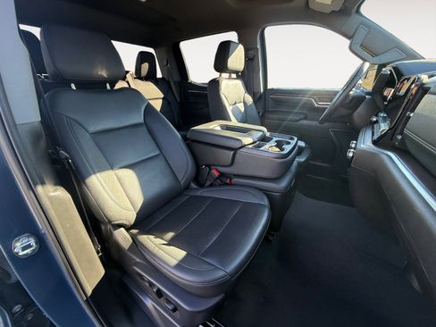 Used 2024 GMC Sierra 1500 SLT image 19