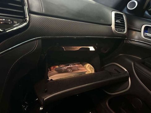 Used 2020 Jeep Grand Cherokee SRT image 33