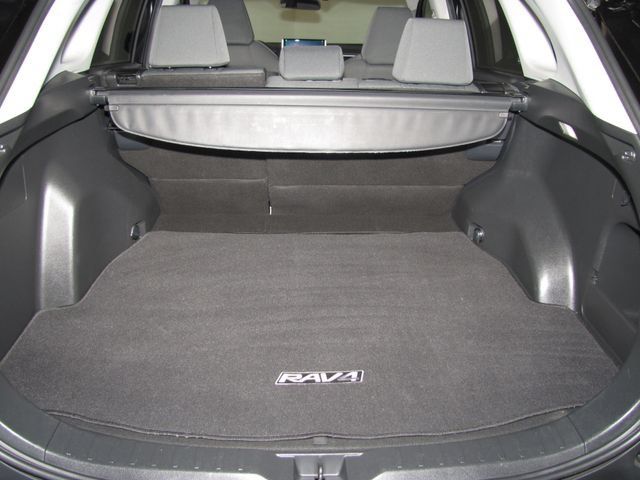 Used 2025 Toyota RAV4 XLE w/ Weather Package AWD/4WD image 17