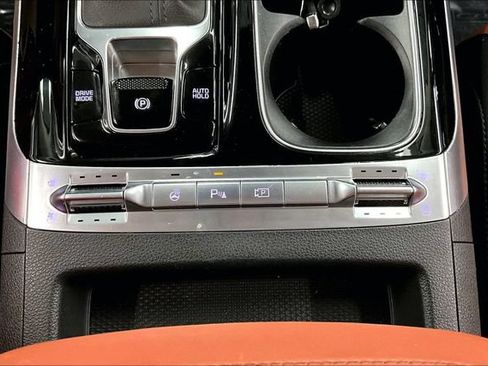 Used 2024 Kia Carnival SX Prestige FWD image 38