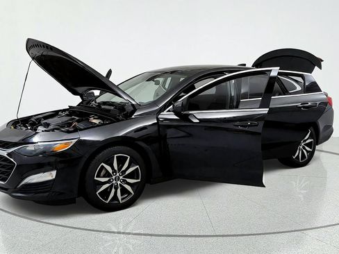 Used 2024 Chevrolet Malibu RS w/ LPO, Floor Liner Package FWD image 9
