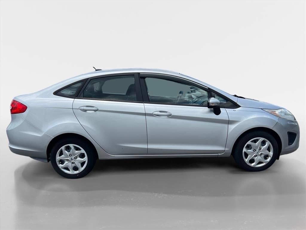 Used 2013 Ford Fiesta SE FWD image 6
