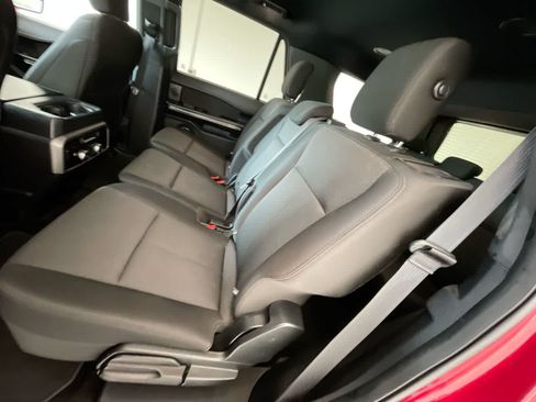 Used 2018 Ford Expedition XLT AWD/4WD image 21