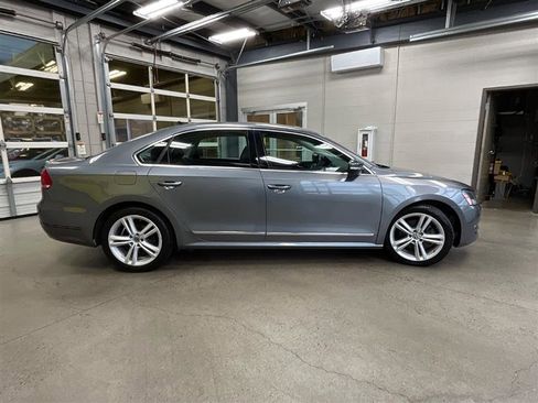 Used 2014 Volkswagen Passat TDI SEL Premium image 6