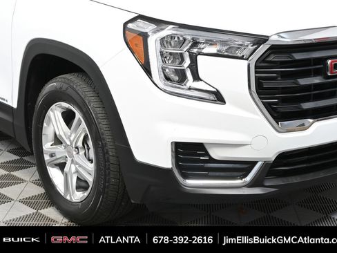 Used 2024 GMC Terrain SLE image 31