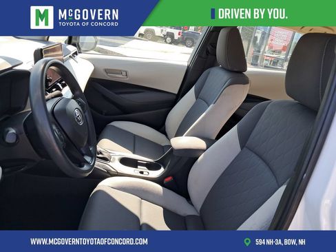 Used 2024 Toyota Corolla LE w/ LE Convenience Package FWD image 13