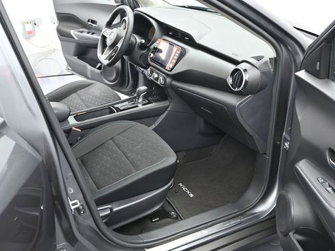 Used 2024 Nissan Kicks SV w/ Interior Electronics Package FWD image 6