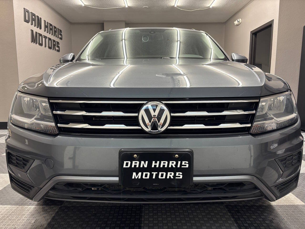 Used 2019 Volkswagen Tiguan SE w/ 3rd Row Seat Package AWD/4WD image 3