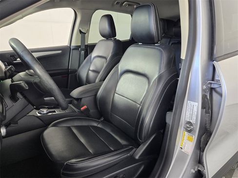 Used 2020 Ford Escape SEL image 6