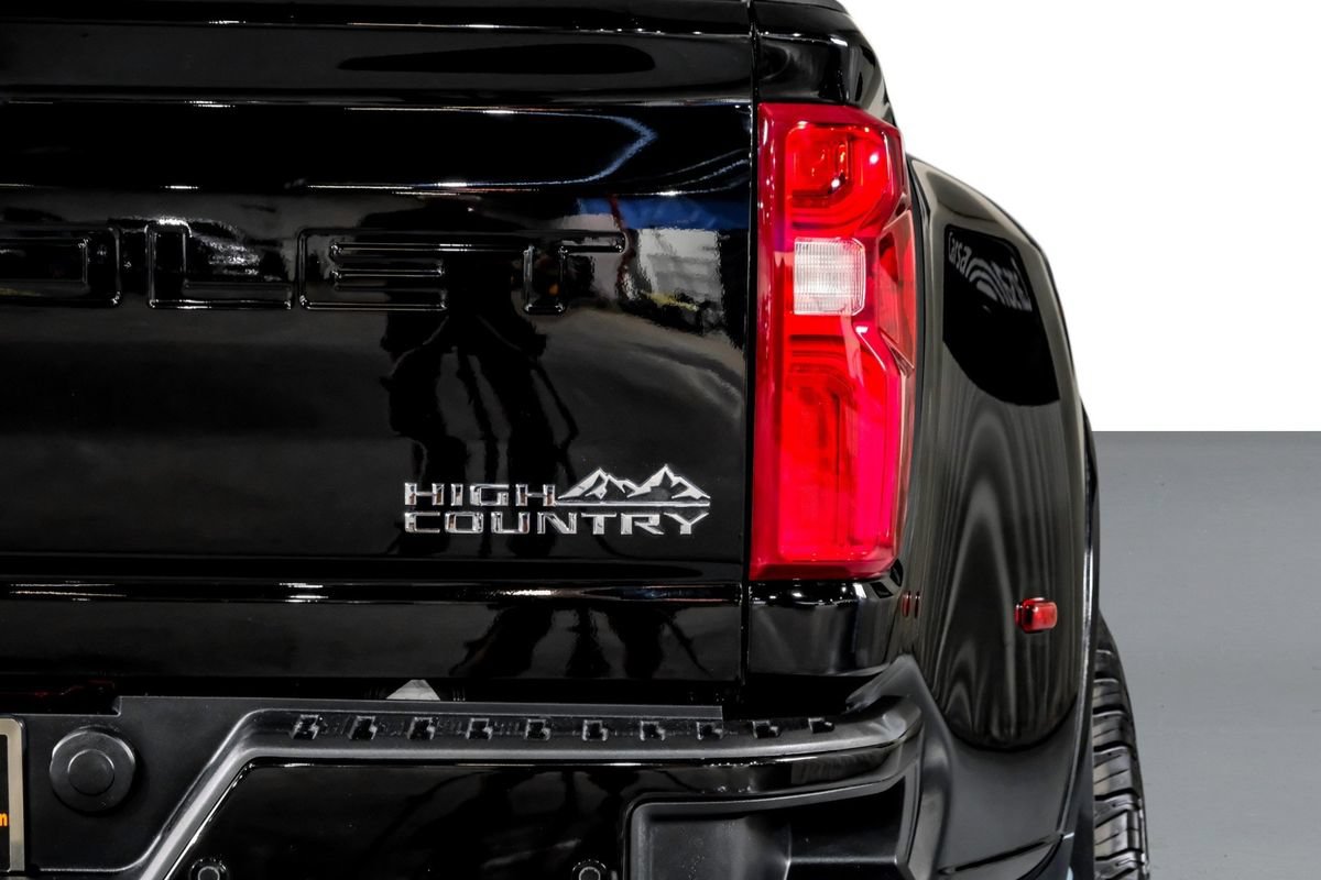 Used 2025 Chevrolet Silverado 3500 High Country w/ High Country Premium Package AWD/4WD image 45