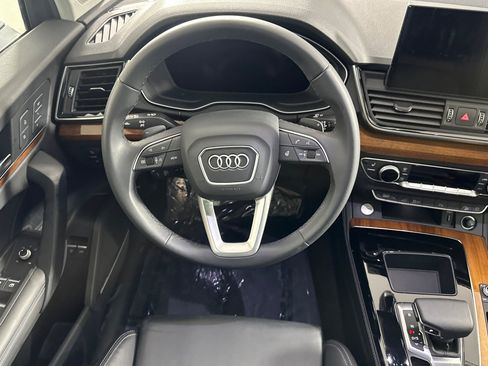 Used 2023 Audi Q5 e Premium Plus w/ Premium Plus Package image 13