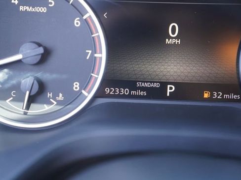 Used 2022 Nissan Rogue SV FWD image 25