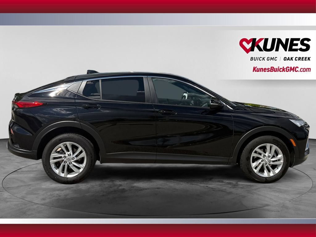 Used 2025 Buick Envista Sport Touring w/ Convenience I Package FWD image 11