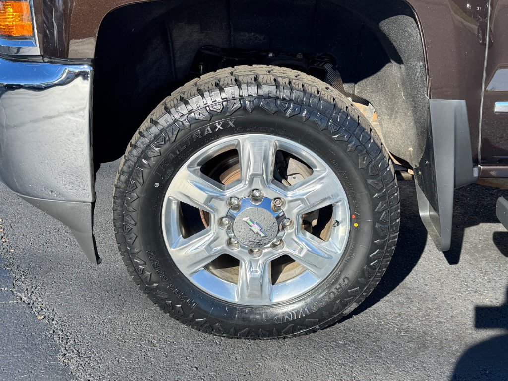 Used 2018 Chevrolet Silverado 2500 LTZ w/ LTZ Plus Package AWD/4WD image 9