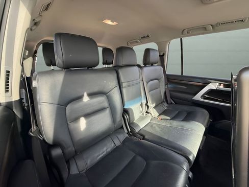 Used 2016 Toyota Land Cruiser w/ Four Season Floor Mat Package image 18