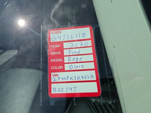 Used 2020 Ford Edge Titanium FWD image 9