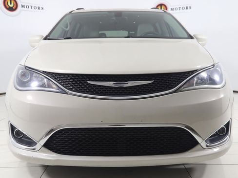 Used 2017 Chrysler Pacifica Touring-L w/ Tire & Wheel Group FWD image 54