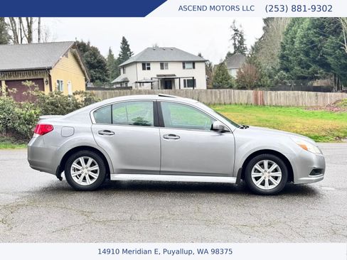 Used 2010 Subaru Legacy 2.5i Premium AWD/4WD image 6