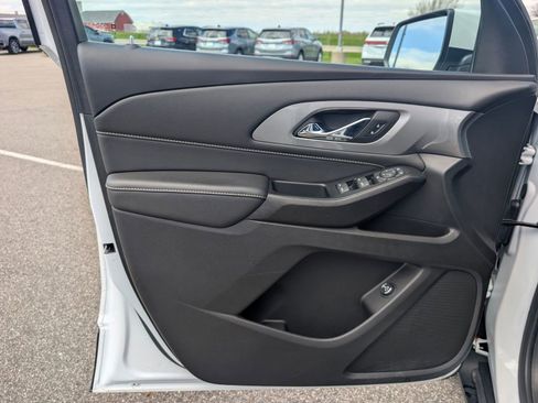 Used 2023 Chevrolet Traverse LT AWD/4WD image 7