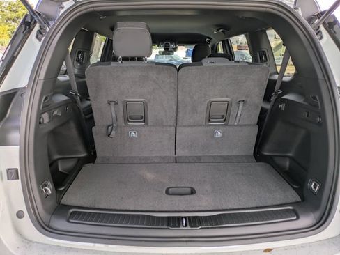 New 2025 Jeep Grand Cherokee L Laredo image 11