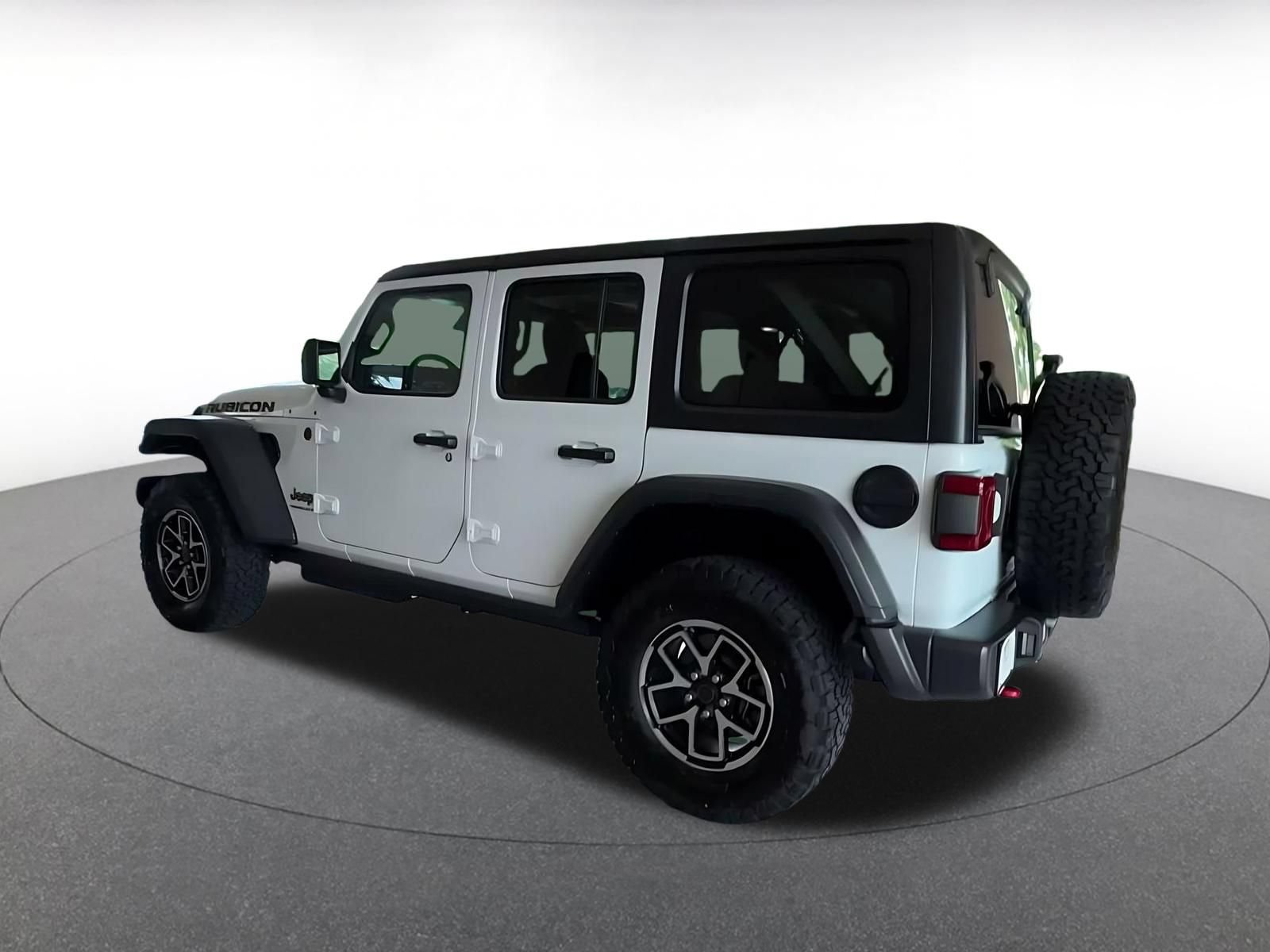 Used 2026 Jeep Wrangler Unlimited Rubicon AWD/4WD image 9