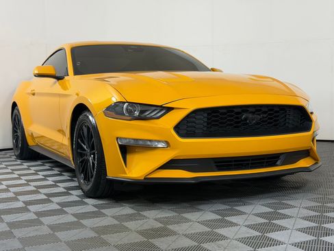 Used 2022 Ford Mustang Coupe RWD image 7