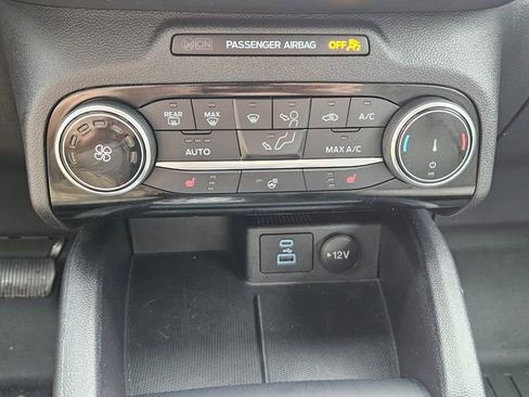 Used 2022 Ford Escape SE w/ Cold Weather Package image 19