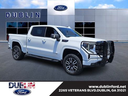 Used 2024 GMC Sierra 1500 AT4 w/ AT4 Preferred Package image 1