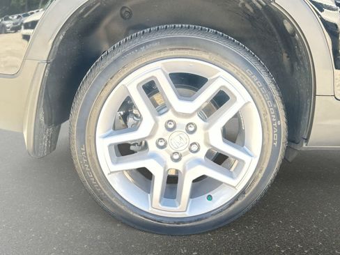 Used 2024 Honda Passport EX-L image 5