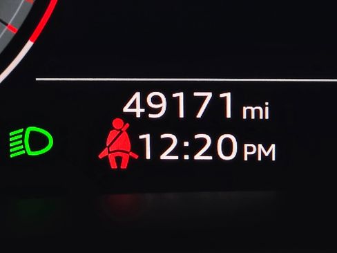 Used 2023 Audi Q8 Premium Plus image 45