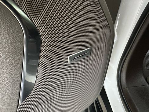 Used 2022 GMC Yukon SLT w/ SLT Premium Package image 34