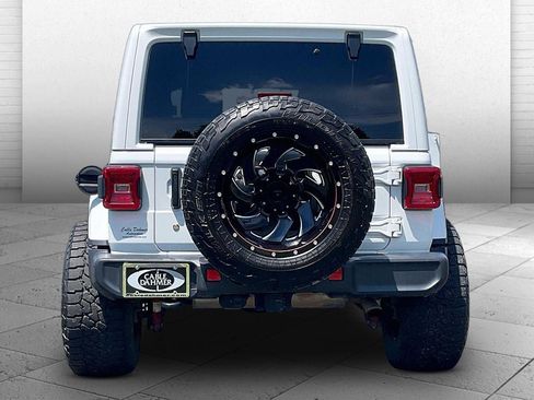 Used 2018 Jeep Wrangler Unlimited Sahara w/ LED Lighting Group AWD/4WD image 3