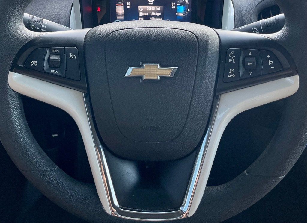 Used 2013 Chevrolet Volt FWD image 16