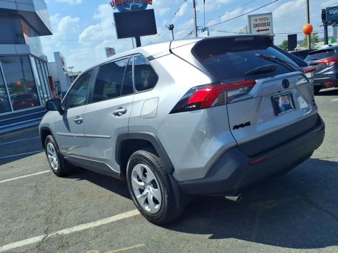 Certified 2023 Toyota RAV4 LE AWD/4WD image 4