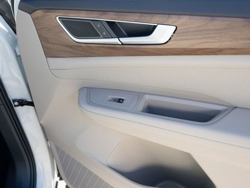 New 2026 Volkswagen Atlas SE image 44