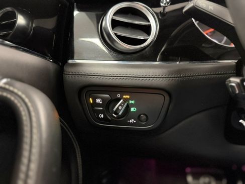 Used 2019 Bentley Bentayga AWD/4WD image 70