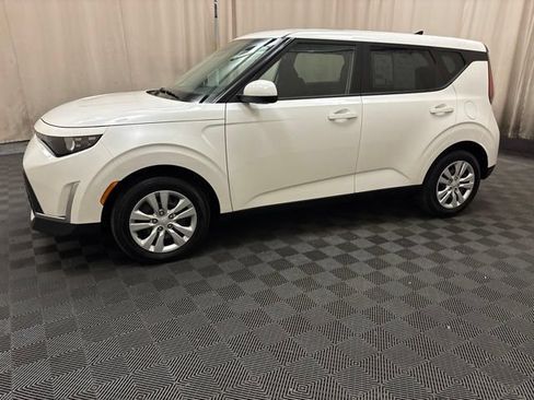 Certified 2025 Kia Soul LX FWD image 8